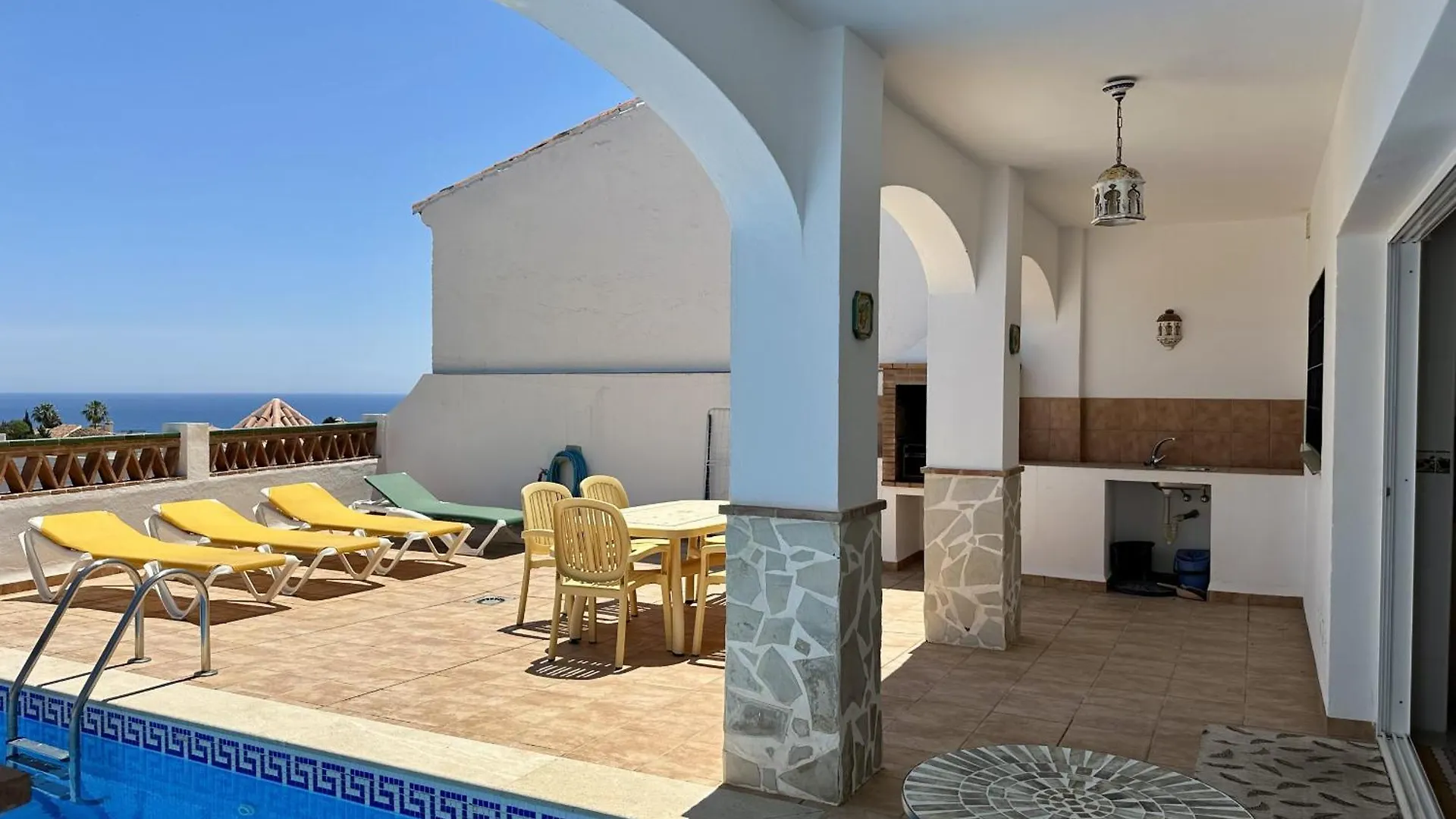 Vakantiehuis R1384 Casa Cleo Villa Nerja Spanje