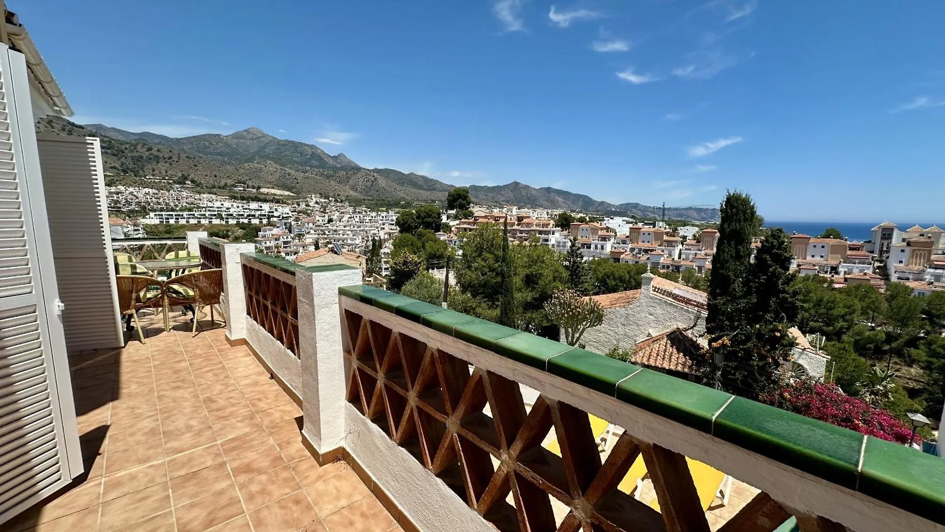 Vakantiehuis R1384 Casa Cleo Villa Nerja Spanje